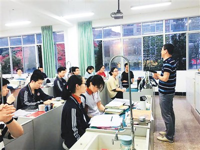 华侨华人子女:考回中国读大学(侨界关注)