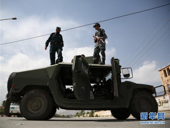 阿富汗喀布尔政府办公区遭袭12死31伤