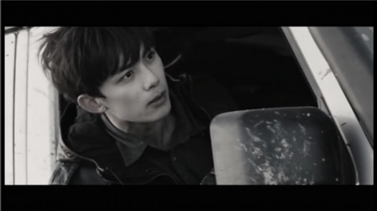 电视剧《沙海》曝首支片花 吴磊行走沙漠