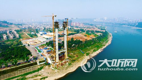 建设中的泸州长江二桥
