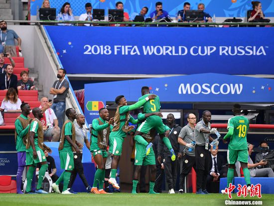 【大画世界杯】小组赛首轮精彩瞬间