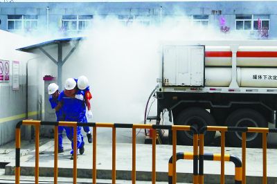 南京举行特种设备安全演练 提升应急处置能力