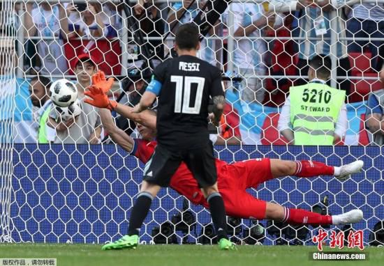 北京时间6月16日晚,2018俄罗斯世界杯D组首轮