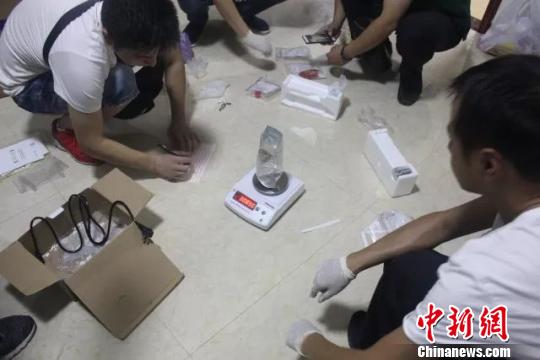 情趣内衣外卖_外卖小哥图片(3)