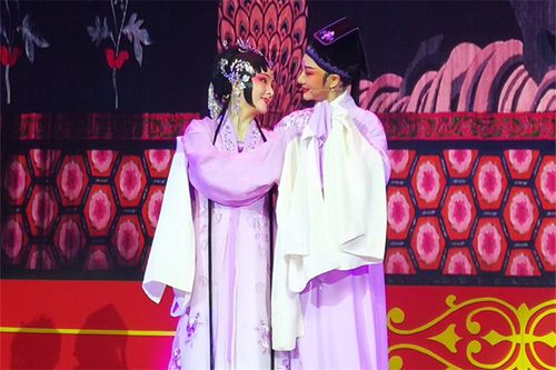 浙江小百花越劇團李霄雯、徐葉娜表演《牡丹亭·幽媾》_副本