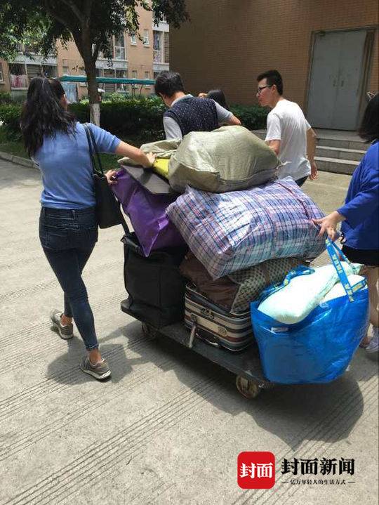 暖心毕业礼物!成都高校学生自制火车票 毕业