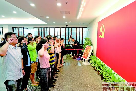 上海:红色地标跳动年轻脉搏