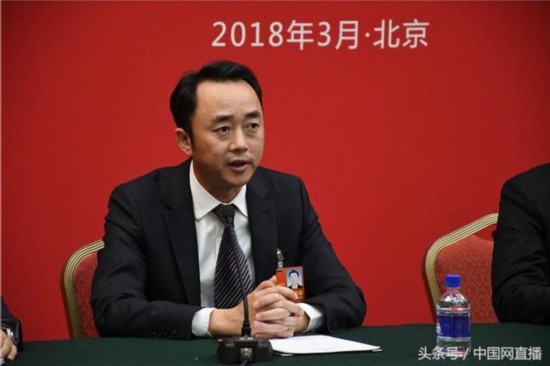 全国两会贵州代表团集中访谈:美丽扶贫-连片扶贫开发的铜仁答卷