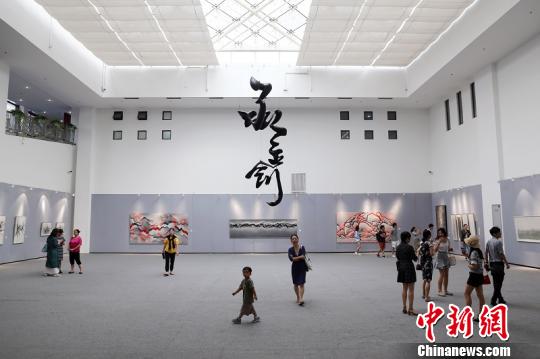 “水+墨:从新海派到当代”展览在上海揭幕