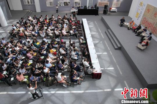 “水+墨:从新海派到当代”展览在上海揭幕