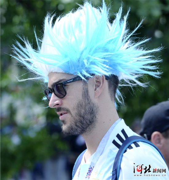 俄罗斯世界杯:看看世界杯上的这些帅哥球迷