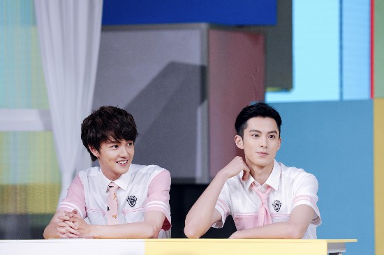 《快乐大本营》王鹤棣官鸿圈粉 戏里道明寺成