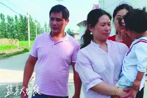 老人走亲戚迷路走失 盐城村民帮寻2小时找回