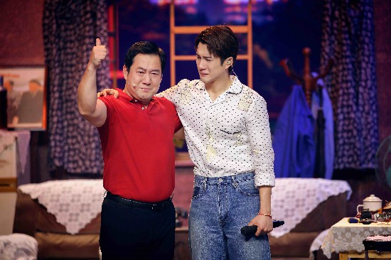 韩东君《跨界歌王》演绎催泪歌曲《父亲》