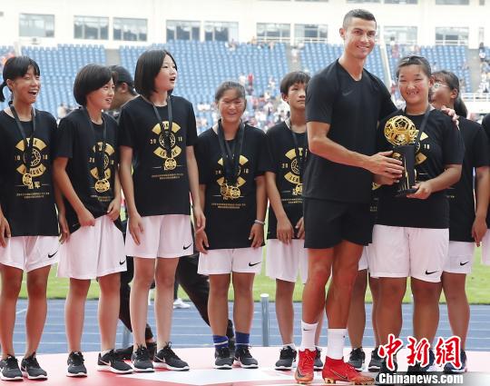 C罗助威北京校园足球特色校联赛