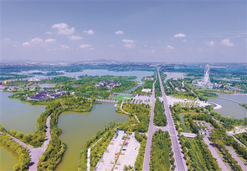 徐州采煤塌陷区变身大花园 游人如织