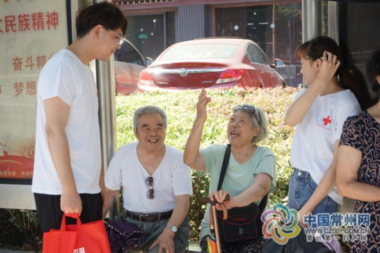 常州老人智能手机培训班开课 最大学员84岁