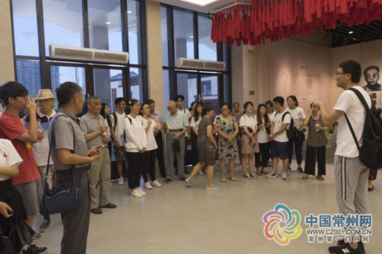 常州老人智能手机培训班开课 最大学员84岁