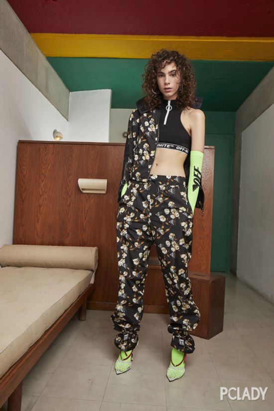 明星潮牌中的战斗机，陈冠希去巴黎摆地摊！