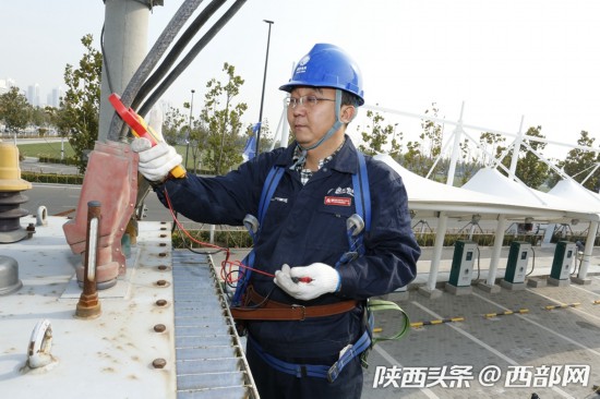 时代楷模张黎明先进事迹京外首场报告会在陕