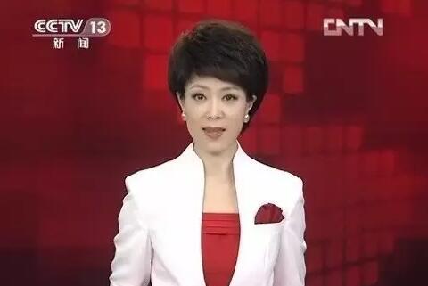 央视女主播造型背后小秘密 李梓萌文静戴假发出镜