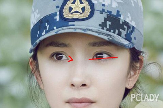 少女风对决:杨幂和ab谁的眼睛比较美