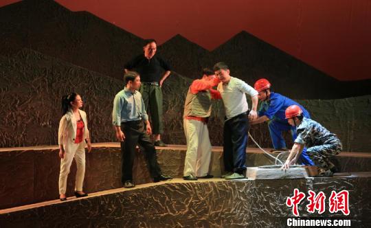 建国以来首部大型梁山灯戏《好人邓平寿》首次晋京演出