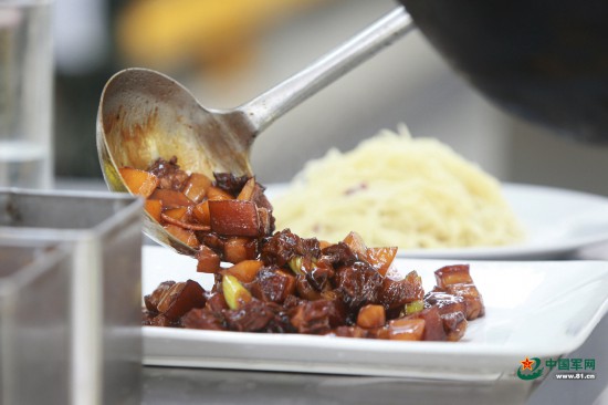 刀工惊艳 火头军炼成记