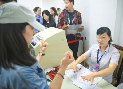 乌鲁木齐市首家警邮医便民服务点启用