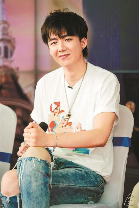 摩登兄弟主唱刘宇宁主演《罗曼蒂克振兴史》