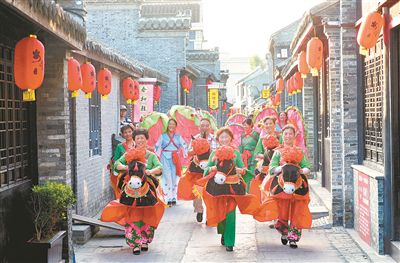 盐城东台市千年安丰古街迎来大批游客