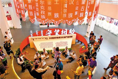 五十六个民族人口_五十六个民族