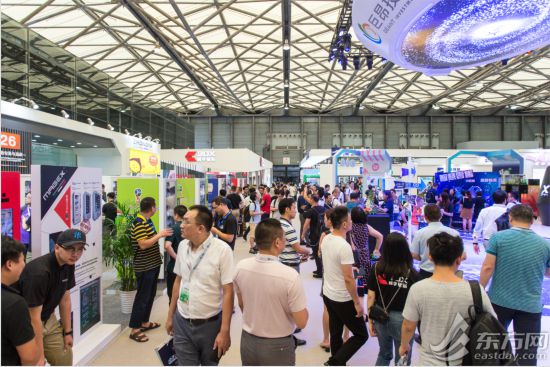 智能零售前沿探访:扫码、刷脸、机器人送外卖