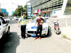 淮安男子嫌玛莎拉蒂车牌不好 套用999号牌炫