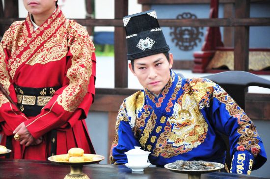 这次在电视剧版《龙门飞甲》中,他摇身一变成为"西厂督主"尤嘉