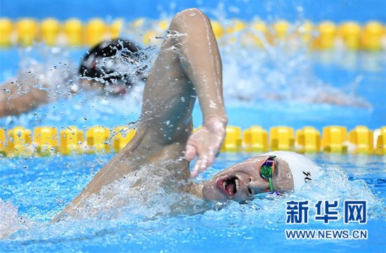 杨带伤上阵 收获亚运会男子800米自由泳比赛金