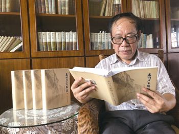 为乡音建档 泰州老人30多年撰写方言辞典