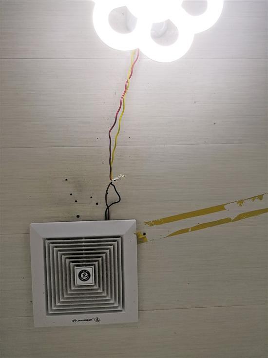 网上短租房靠谱吗?记者试验:公厕地址也能变房