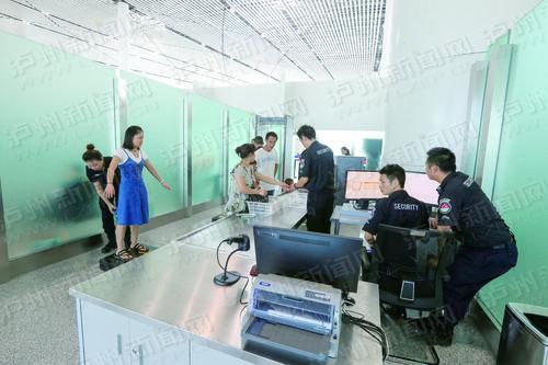 泸州云龙机场“第一批客人”,参与“进出港模拟演练”_副本