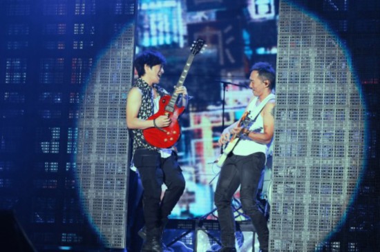 蔡依林助阵五月天鸟巢演唱会 阿信:对公主要非