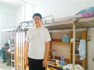 长安大学为身高近2米新生 量身打造特殊床铺