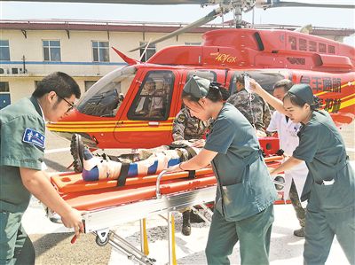 军地协力打造空中急救通道