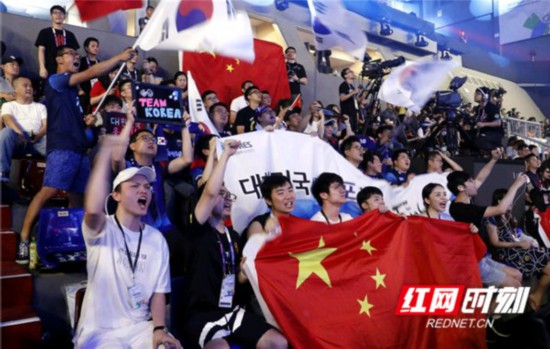 湖南娄底伢子刘世宇夺LOL亚运电竞金牌