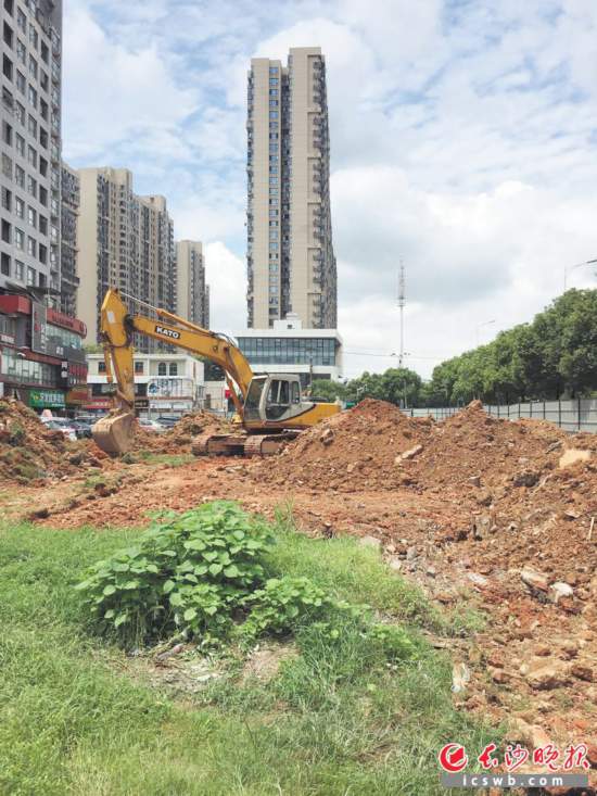 挖了绿地建停车场，业主不理解