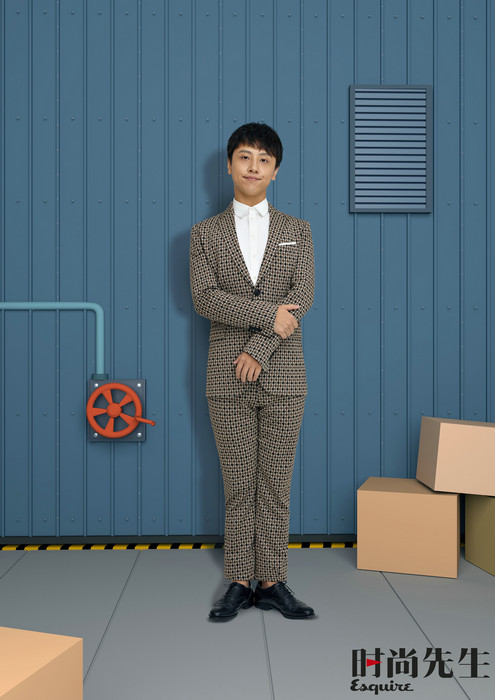 花登《时尚先生》杂志 国庆档《李茶的姑妈》