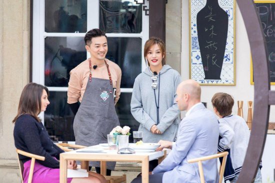 《中餐厅2》“川渝兄弟”主厨遭遇辣椒风波 杨子姗包贝尔到来各显“必杀技”