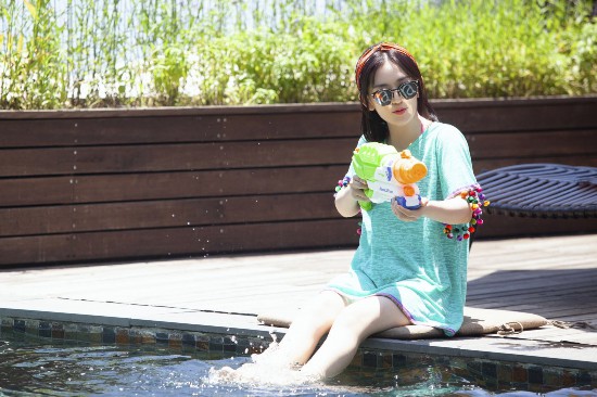 谢娜成《妻子的浪漫旅行》治愈担当 快乐能量