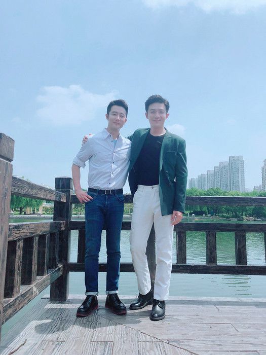李泽锋《完美关系》杀青 变身"公关达人"诠释都市精英