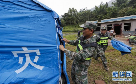 (社会)(1)云南墨江地震救援继续进行