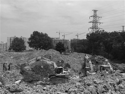 南京玄武红山街道星河WORLD项目无证施工